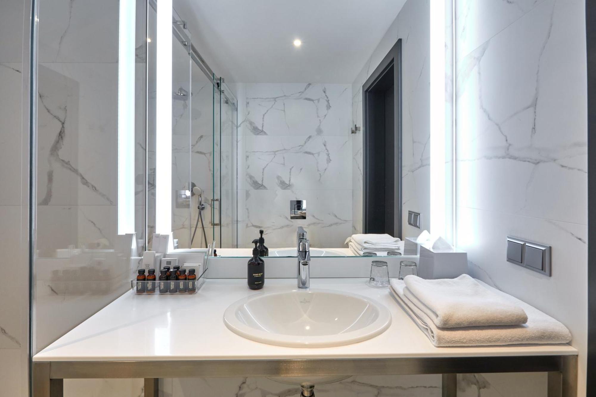Sky Loft Hotel Kyiv By Rixwell International Pokój zdjęcie